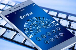 SNSでの発信は節度を失っているのではないか？